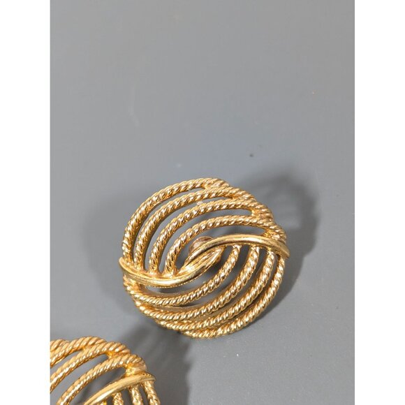 Vintage Napier Gold Tone Textured Knot Round Dome Pierced Earrings Classic - Picture 4 of 9